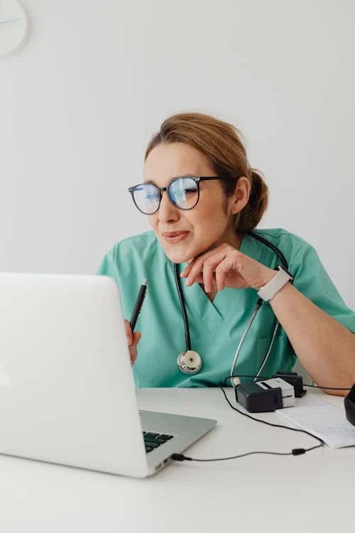 a medical expert
